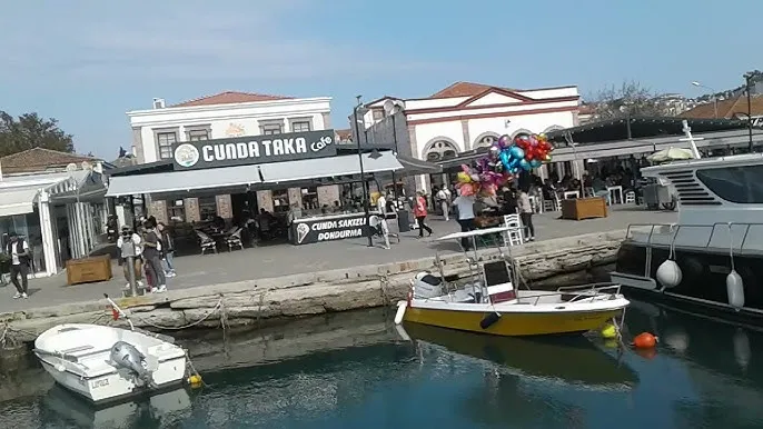 Cunda sahil marina in Ayvalık, Turkey — photo 2