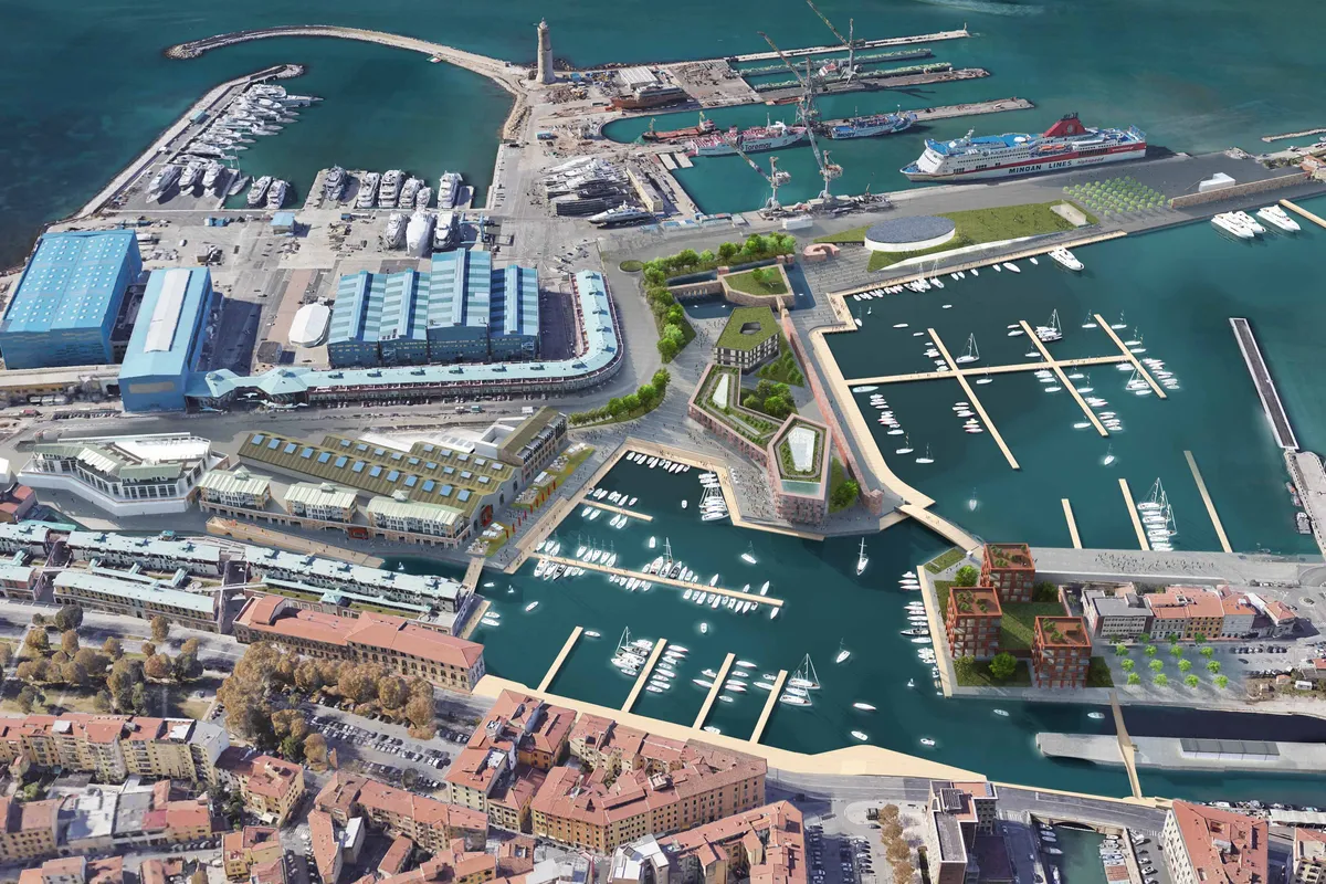 Centro Commerciale Porta a Mare Marina in Livorno, Italy — photo 2