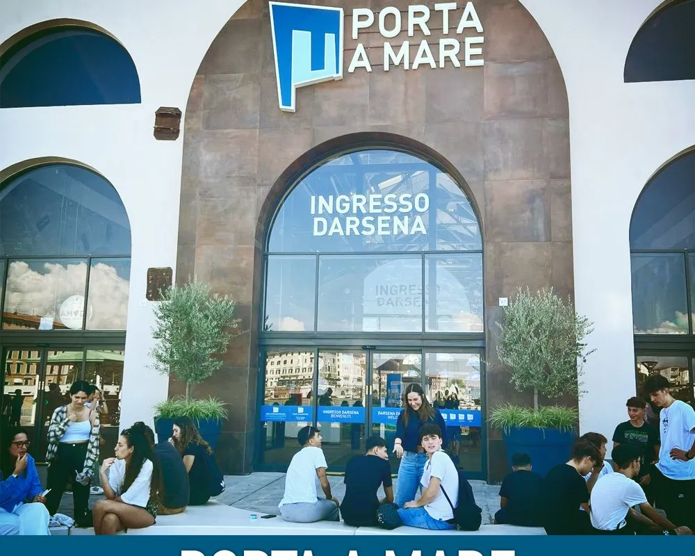 Centro Commerciale Porta a Mare Marina in Livorno, Italy — photo 3