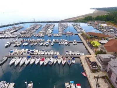 Port de Taverne, marina in Santa-Maria-Poggio, France