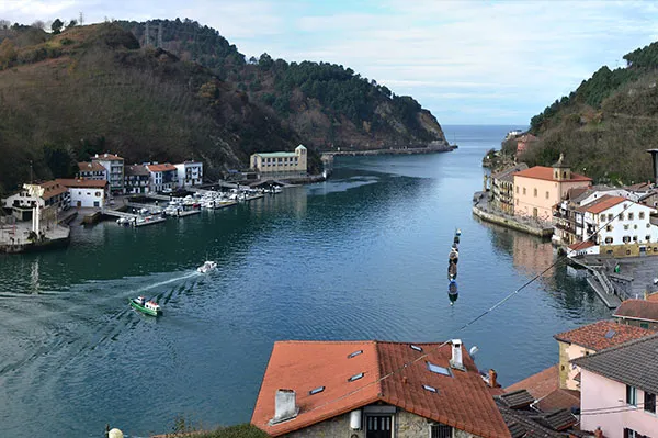 Puerto de Pasaia Donibane, marina in Pasaia, Spain — photo 3