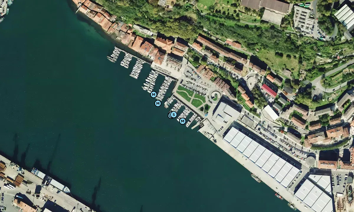 Puerto de Pasaia Donibane, marina in Pasaia, Spain — photo 4