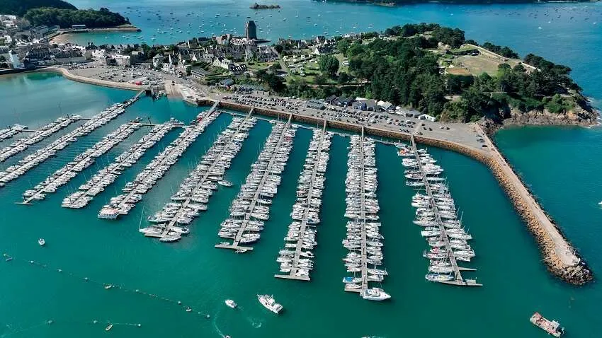 Port des Sablons, marina in Saint-Malo, France