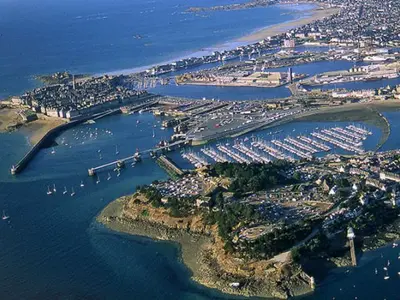 Port des Sablons, marina in Saint-Malo, France — photo 2