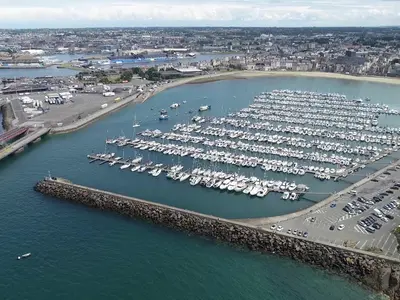 Port des Sablons, marina in Saint-Malo, France — photo 3