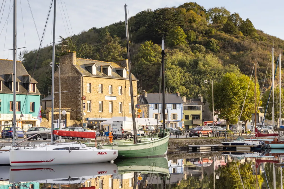 Port d'Armor, marina in Saint-Quay-Portrieux, France — photo 2