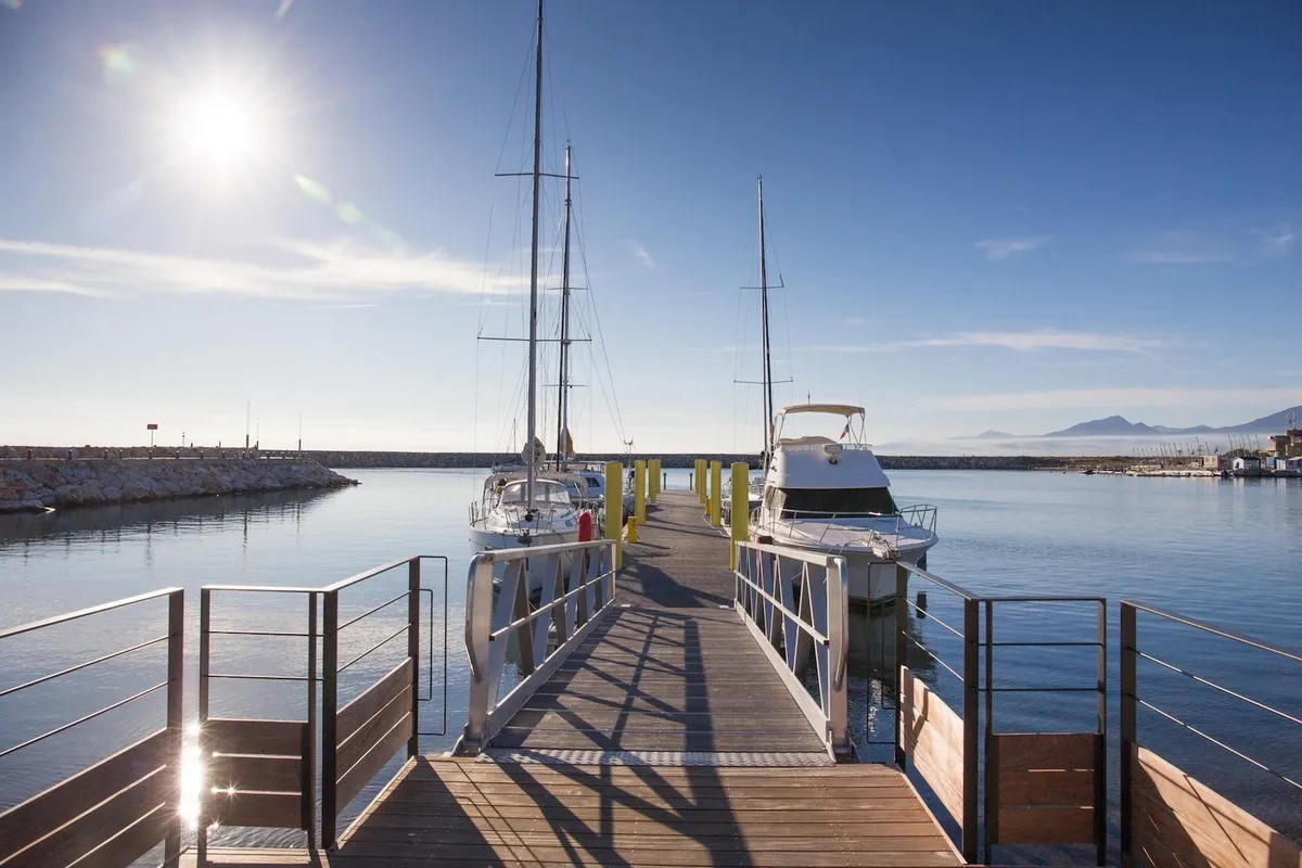 Port de Saint-Cyprien, marina in Saint-Cyprien, France — photo 2