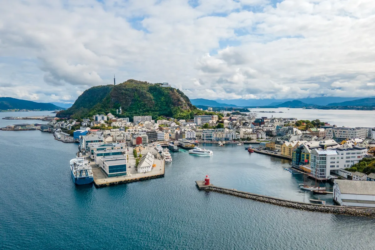 Alesund View Point Pier, marina in Ålesund, Norway
