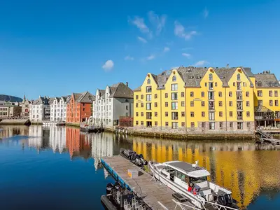 Alesund View Point Pier, marina in Ålesund, Norway — photo 2