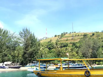 Teluk nare Marina in Pemenang Timur, Indonesia — photo 2
