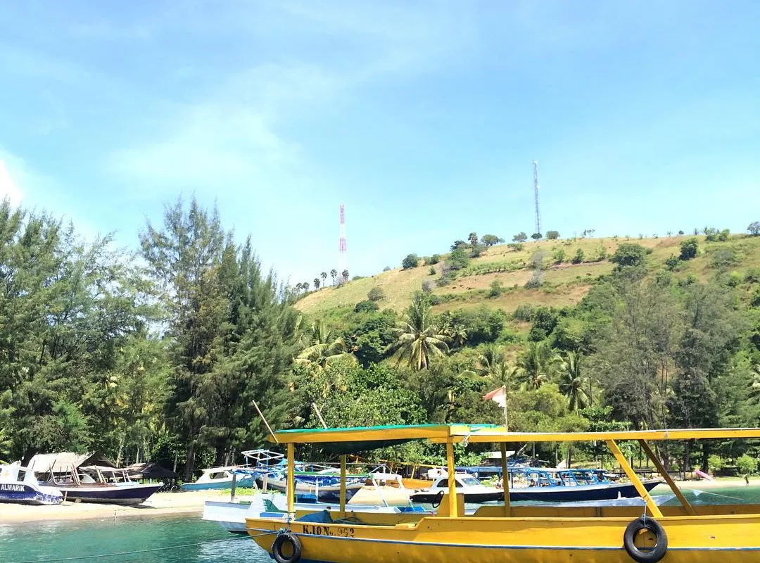 Teluk nare Marina in Pemenang Timur, Indonesia — photo 2