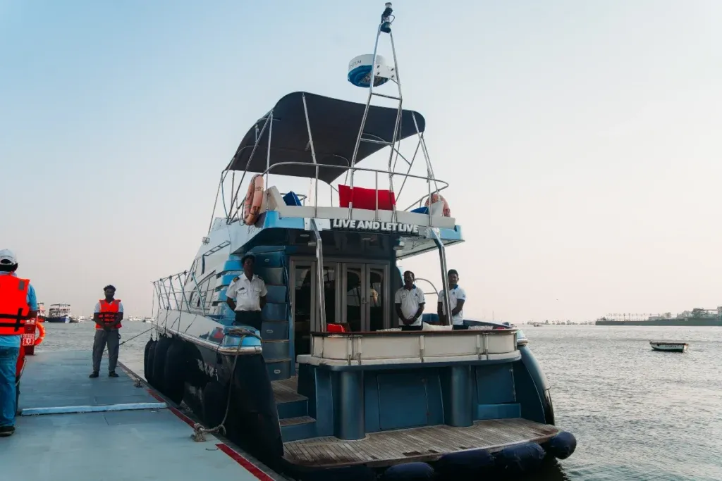 Jetty No.5, marina in Mumbai, India — photo 2