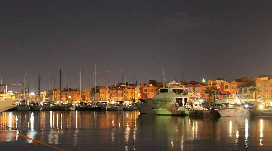 El Mashraniya Beach pier, marina in Hurghada, Egypt — photo 2