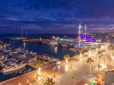 El Mashraniya Beach pier, marina in Hurghada, Egypt — photo 3