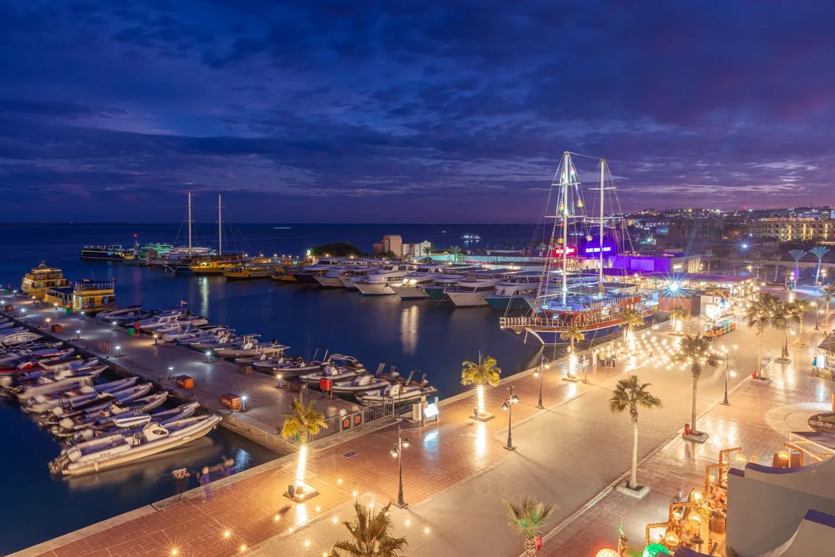 El Mashraniya Beach pier, marina in Hurghada, Egypt — photo 3