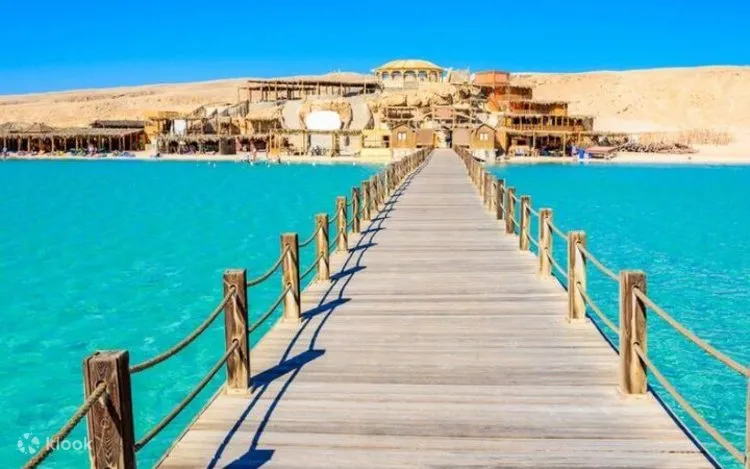 El Mashraniya Beach pier, marina in Hurghada, Egypt — photo 4