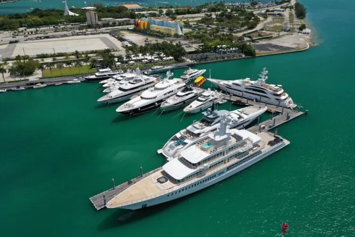 Island Gardens Marina in Miami, United States — photo 2