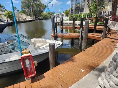 Bayshore Inn & Docks, marina in East Naples, United States