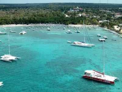Bayahibe beach, marina in Bayahibe, Dominican Republic — photo 3