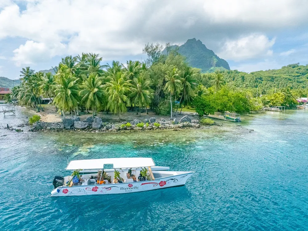 Povai Bay, marina in Bora-Bora, France — photo 2