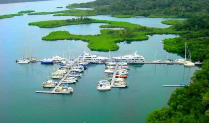 Panama, Bocas del Toro, IGY Red Frog Beach Island Marina — photo 3