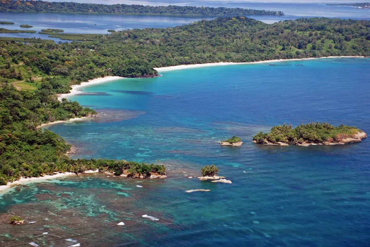 Panama, Bocas del Toro, IGY Red Frog Beach Island Marina — photo 4