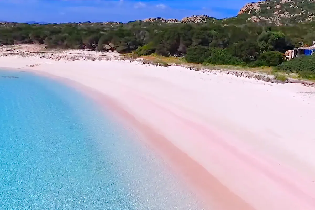The Pink Beach, anchorage in La Maddalena, Italy — photo 5