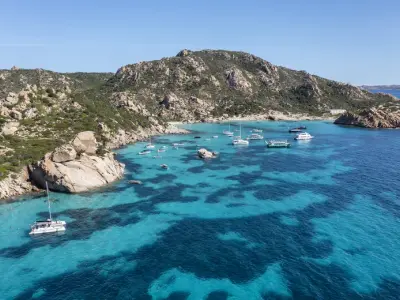 The Pink Beach, anchorage in La Maddalena, Italy — photo 3
