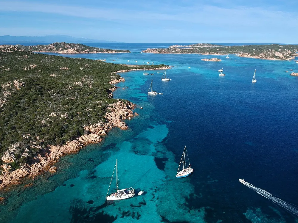 Spiaggia dei Cavalieri, anchorage in La Maddalena, Italy — photo 3