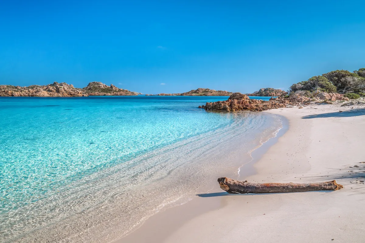 Spiaggia dei Cavalieri, anchorage in La Maddalena, Italy — photo 2
