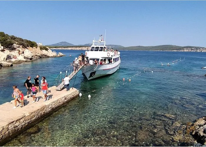 Cala Dragunara, anchorage in Alghero, Italy