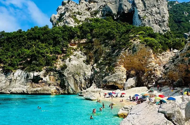 Cala delle Sorgenti di Goloritzé I, bay in Baunei, Italy — photo 4