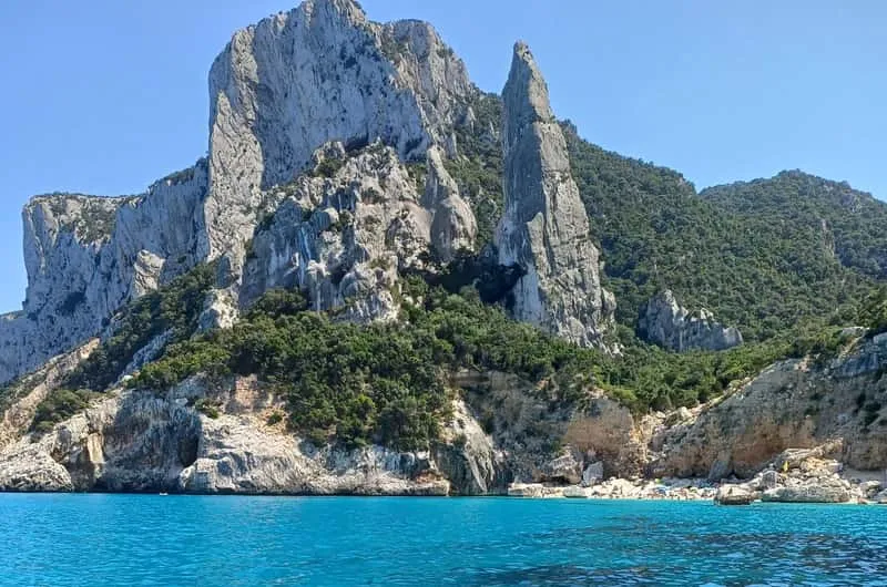 Cala delle Sorgenti di Goloritzé I, bay in Baunei, Italy — photo 7