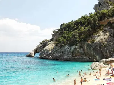 Cala delle Sorgenti di Goloritzé II, bay in Baunei, Italy — photo 4