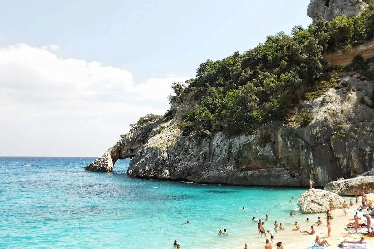 Cala delle Sorgenti di Goloritzé II, bay in Baunei, Italy — photo 4