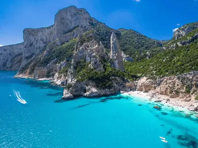 Cala delle Sorgenti di Goloritzé II, bay in Baunei, Italy — photo 5