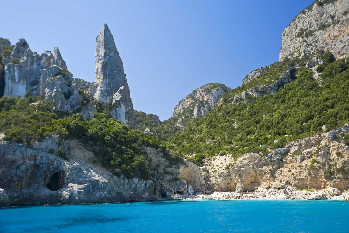 Cala delle Sorgenti di Goloritzé II, bay in Baunei, Italy — photo 2
