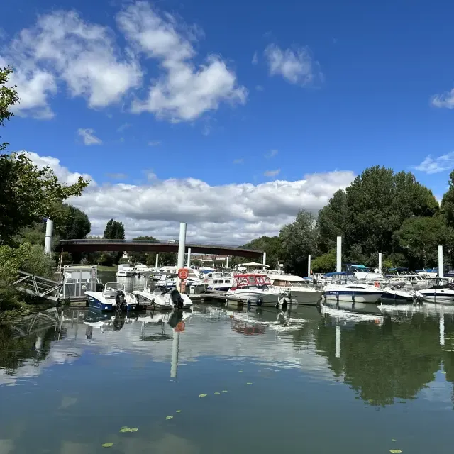 Port de plaisance de Saint-Léger-sur-Dheune, marina in Saint-Léger-sur-Dheune, France — photo 2