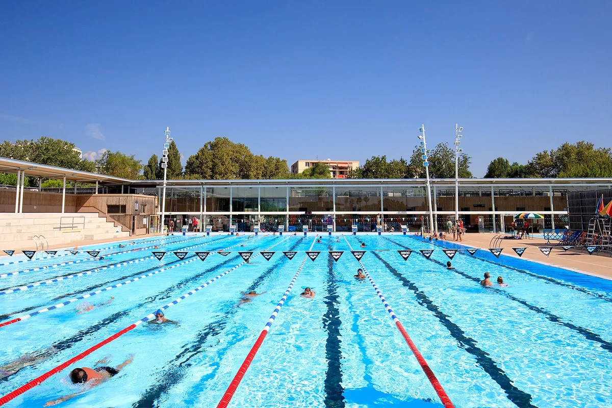 La Piscine, stop in Cannes