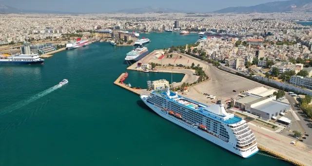 Freattida Beach Anchorage in Piraeus, Greece — photo 8