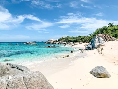 Little Trunk Bay, anchorage in Spanish Town — photo 4