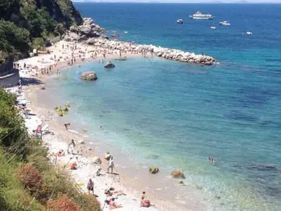 Spiaggia Libera di Marina Grande, stop in Capri — photo 2