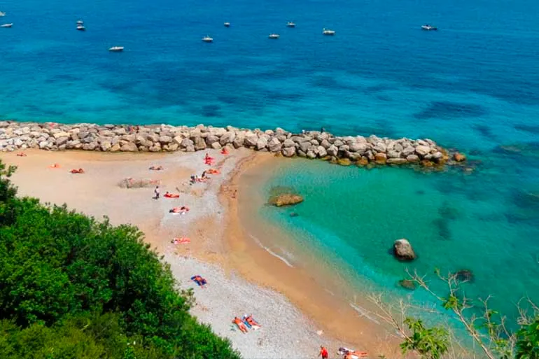 Spiaggia Libera di Marina Grande, stop in Capri — photo 4