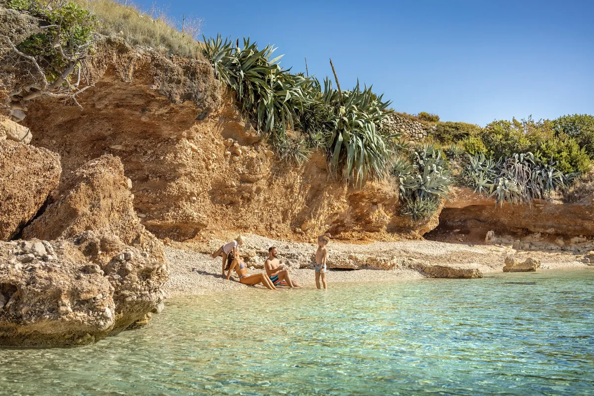 Mlini Bay, stop in Hvar town — photo 7