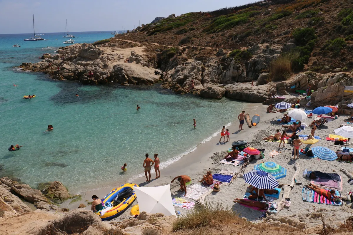 Plage des Douanes, stop