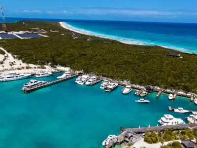 Shroud Cay Anchorage in Exuma, Bahamas — photo 3