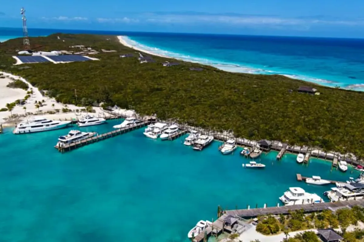 Shroud Cay Anchorage in Exuma, Bahamas — photo 3