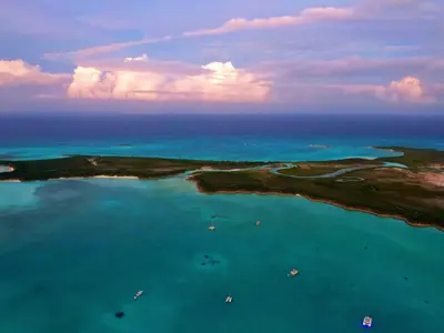 Shroud Cay Anchorage in Exuma, Bahamas — photo 2