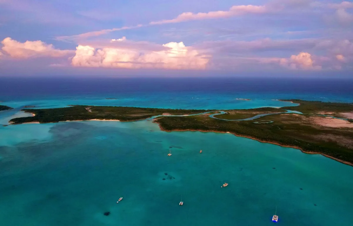Shroud Cay Anchorage in Exuma, Bahamas — photo 2