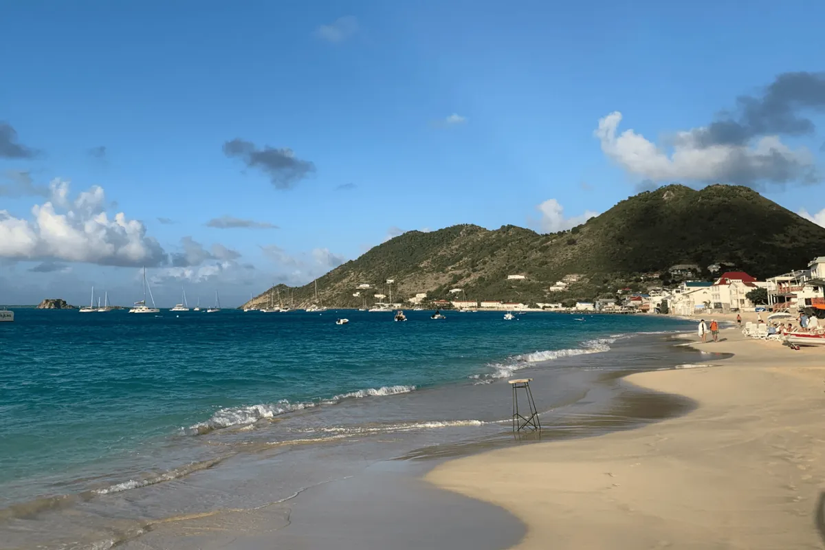 Baie de Grand Case, anchorage in Marigot — photo 2